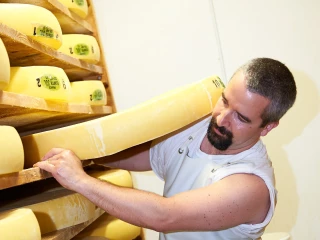 Le CIGC baisse les droits alloués aux fruitières à comté